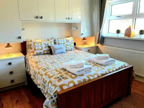 Luxury Holiday Home in York - near award winning \"Bishy Road\" - with parking!! - Image 5
