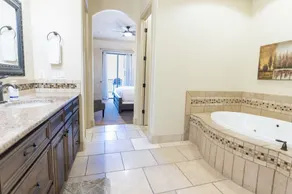 Comfortable condo with indoor/outdoor pool - Image 3
