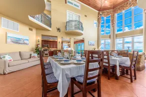 Chateau de la Mer: 8BR / 6BA Florida Beachfront Estate m / opvarmet pool og elevator - Image 5