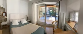CHAMBRE GRAND CONFORT COQUET avec JACUZZI PRIVATIF - Image 5