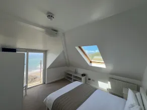 Montagu Steps 3 bedroom apartment with sea views - Image 3