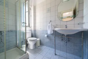 Beautiful five bedroom villa with sea views and pool in Kefalonia - Image 2