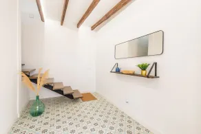Modern Balcony House - Solarium Terrace - Parking - Image 2