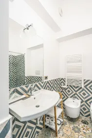 Apartment in Ancient Building with Jacuzzi - Image 3