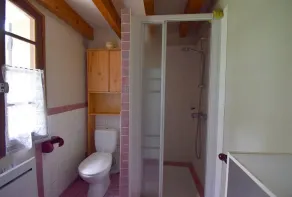 Ancienne gare rénovée avec grand extérieur ombragé et piscine privée - Image 3