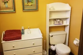 Historic Victorian Inn Gold Suite - Image 4
