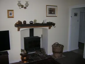 Spacious & Comfortable Cottage-type Accommodation in heart of Cowbeech village - Image 2