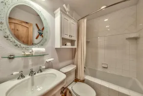 MK486- Large Hot Tub, Close To Casinos and Beach - Image 4