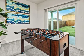 Crew Stay: Sleeps 10, Wi-Fi, Parking, Big Backyard - Image 3