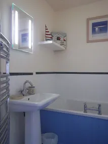 Two Bedroom Loft Apartment Overlooking St Fimbarrus Church & Its Grounds - Image 5