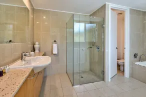 Pavillions Penthouse 5 - Image 5