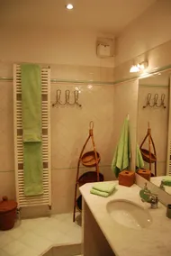 Beautiful Lucchese Apartment with Stunning Views - Image 3