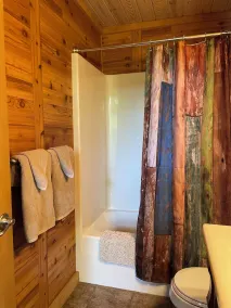 Secluded yet within minutes of all your favorite outdoor activities!! - Image 4