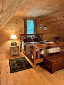 Knotty pine log cabin - boating, fishing, ATV trails and hiking! - Image 4