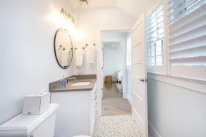 Expansive Coastal Views, 3 bed, 2 bath cottage, newly renovated - Image 4