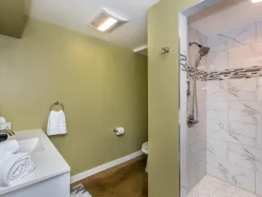 Excellent Mountain Views and Short Walk to Downtown Asheville - Image 5