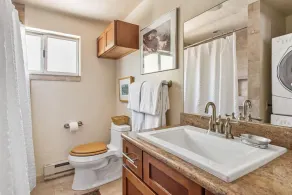 Silverglo 204, Condo in Aspen, Walking Distance to Ski Slopes, w/ Access Pool, Sauna, Free Parking - Image 2