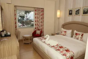 Hotel Mayvillas Luxury Boutique Stay - Image 3