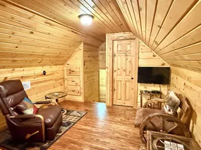The Cozy Cabin 2 Bedrooms 1 Bath is the perfect romantic getaway in the country. - Image 4