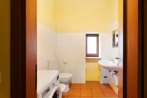 Guest House \"Quadrifoglio\" in Lago d'Orta with Balcony, Shared Garden & Wi-Fi - Image 3