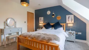 Orchard Cottage, Alderton - sleeps 6 guests  in 3 bedrooms - Image 5