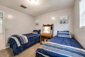 Ny liste Hyggeligt hjem, 3 BR 2 bad, roligt kvarter, stor indhegnet gård, cykler, tæt på park - Image 5