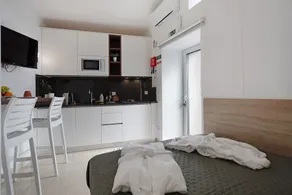 Holiday Home 'Palheiro Do Rei' with Shared Terrace, Wi-Fi and Air Conditioning - Image 5
