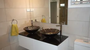 Luxurious, private cottage for couples with heated spa - Image 3