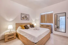 Pool Apartment - Image 5