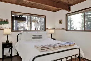 Willow Bear Lodge: Shuttle Stop Pet-Friendly, Walk to the Lake | Book Your Big Bear Stay! - Image 5
