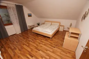 Cozy vacation apartment with balcony/terrace and separate kitchen - Image 3