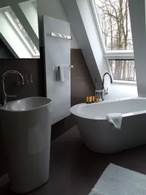 Sehr ruhig gelegenes 7500m² Seegrundstück, eigener Steg, klimatisiert - Image 3