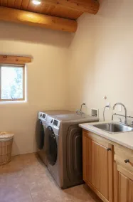 Adobe Villa with 360º Views and entrance to Carson National Forest. - Image 2