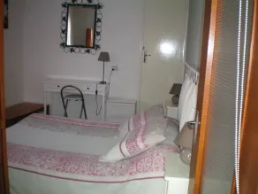 T2 dans maison de village - Image 5
