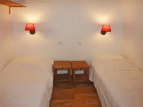 Ski-in/ski-out & foot of the slopes, 1st floor, swimming pool, sauna, balcony, tv, ski locker, 35m² - Image 3