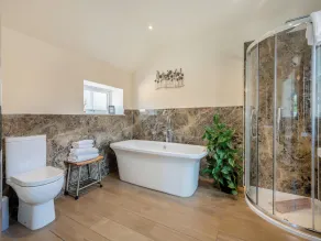 2 bedroom accommodation in Wimborne - Image 2