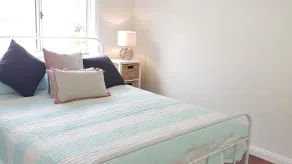 Husky Central, luxury, 2 minute walk to town, pet friendly, wi-fi, hygenic, warm - Image 5