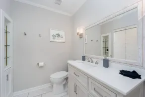 Modernized home - Ready for your family! 3 bedroom/2bathrooms, NO STAIRS - Image 4