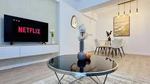 Crystal North Deluxe Apartments - Modern Comfort & Style - Image 3