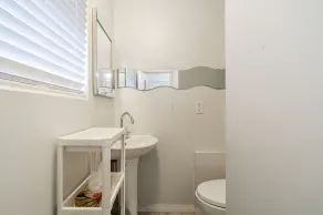 💥💎3 bedrooms 1.5 baths near Downtown W/ AC 2 car parking. 1204 sq ft / 111 sq m - Image 3