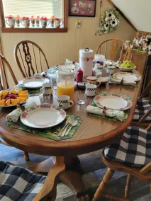 Kennedys Red Barn Inn - Image 5