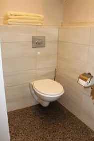Exclusive holiday apartment in Berlin's old building with private terrace - Image 5