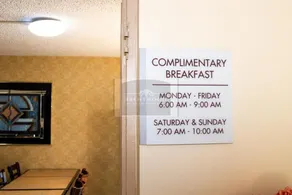 Brentwood inn & Suites - Lynchburg - Image 3