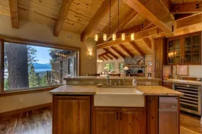 Tahoe Sun- Rénové Superbe accueil, Lakeview, Hottub, Animaux acceptés - Image 3