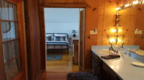 Historisk Platte Lake Home, 205 Ft Lakefront, 2 Miles fra Sleeping Bear Dune - Image 2