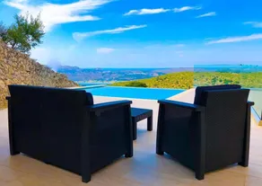 Luxury villa with private infinity  pool - Image 4