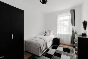 4 Bed House - Sleeps 6 - Garden Pets Wifi - Image 5