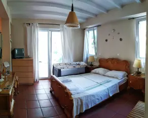 VILLA SUL MARE IN AEGINA - Image 4