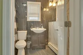 Explore Nyc, Parks & Beaches! Top-floor Apt - Image 3