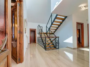 Amazing House with pool situated in El Candado Area - Image 2